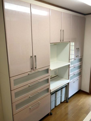 �L�b�`���@�w�ʂɂ͐H��ނȂǂ����ꂢ�Ɏ��[�ł�����������[�X�y�[�X�t�I